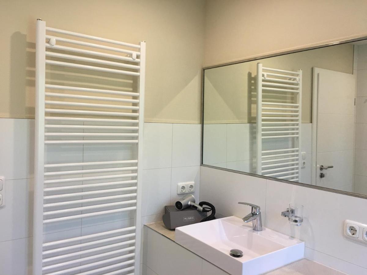 Komplettes Ferienhaus Potsdam Berlin Gaestehaus In Seenaehe 95Qm2 Monteurzimmer Esterno foto